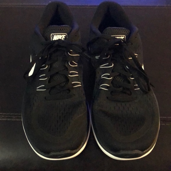Nike Shoes - Nike size 11, Fitsole women’s black running shoes.